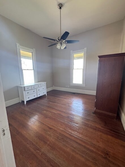 More Photos Of 612 S Rogers St, Waxahachie Office For Sale