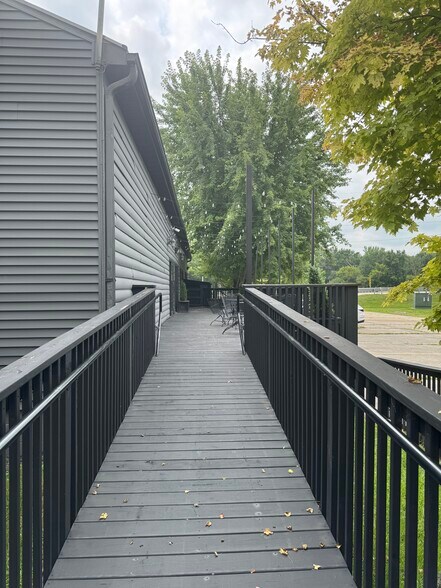 More Photos Of 32400 Geneva Rd, Salem General Retail For Sale
