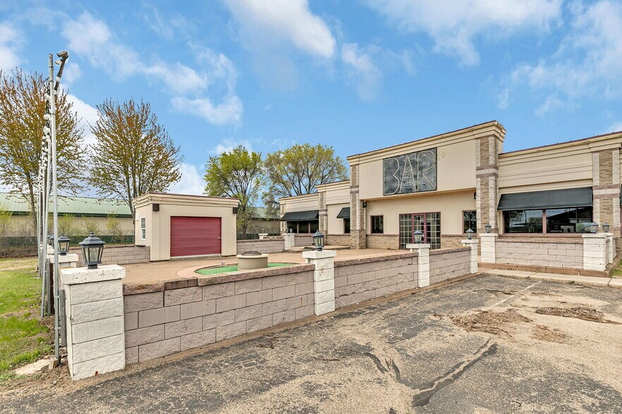 More Photos Of 14860 165th Ave, Becker Restaurant For Sale