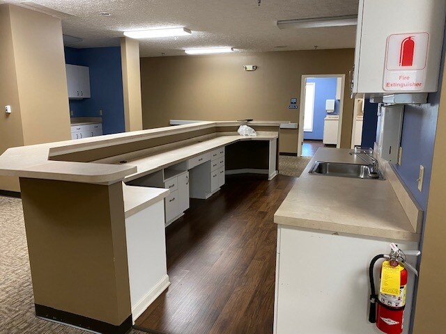 More Photos Of 950 S Kenmore Dr, Evansville Medical For Lease