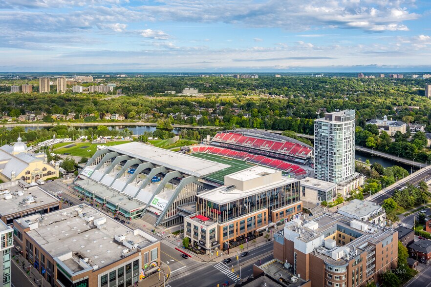 Primary Photo Of 975-983 Bank St, Ottawa Office For Lease