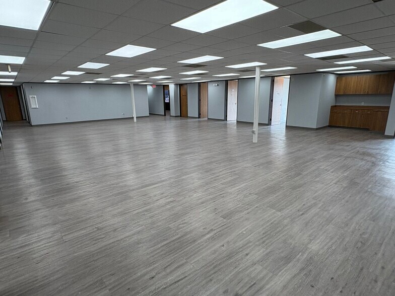 More Photos Of 1602 N Mechanic St, El Campo Land For Lease