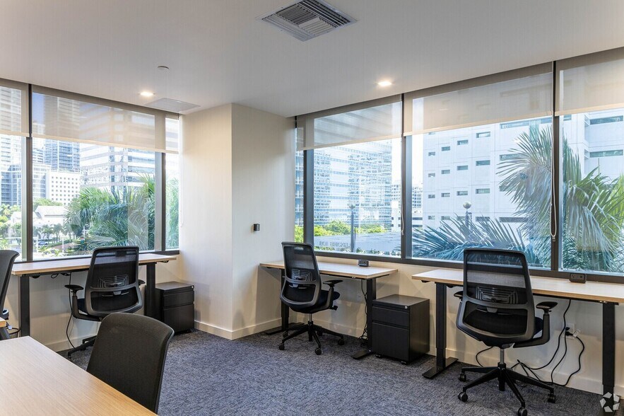 More Photos Of 800 brickell Ave, Miami Coworking Space