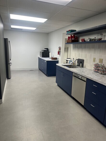 More Photos Of 403 E 3rd St, Sterling Office For Sale