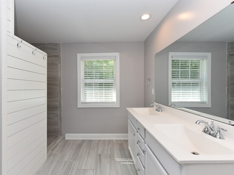 More Photos Of 225 Douglas St, Holly Springs Apartments For Sale