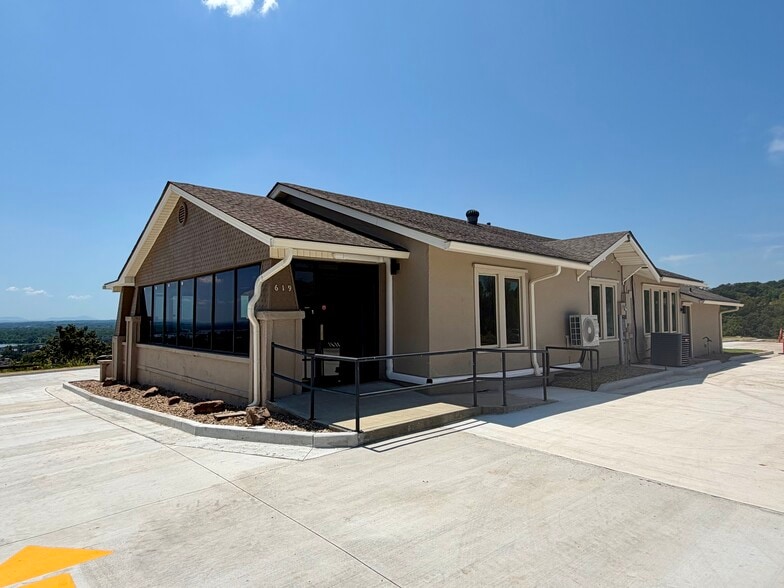 More Photos Of 619 Fayetteville Rd, Van Buren Medical For Lease