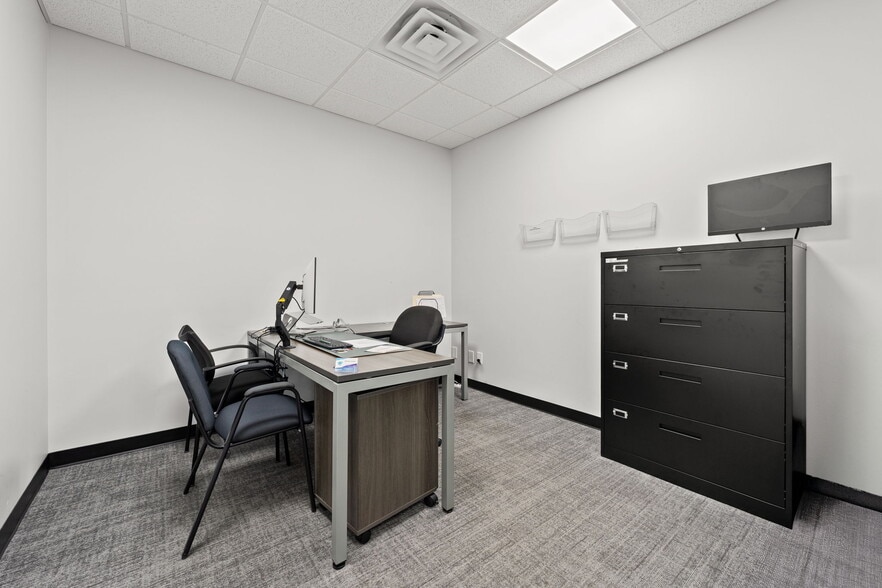 More Photos Of 2820 Spring Glen Rd, Jacksonville Office For Sale