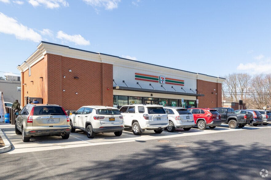Primary Photo Of 336-338 E Jericho Tpke, Huntington Station Convenience Store For Sale