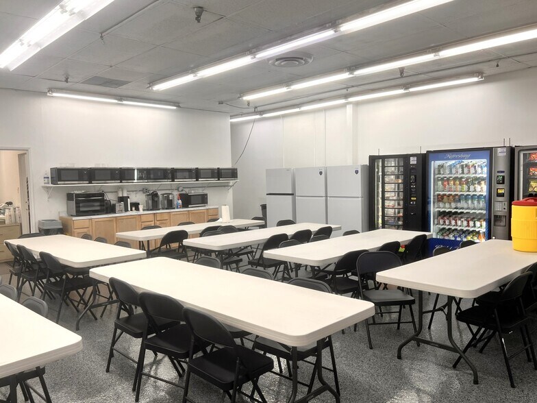 More Photos Of 12970 Bradley Ave, Sylmar Warehouse For Sale