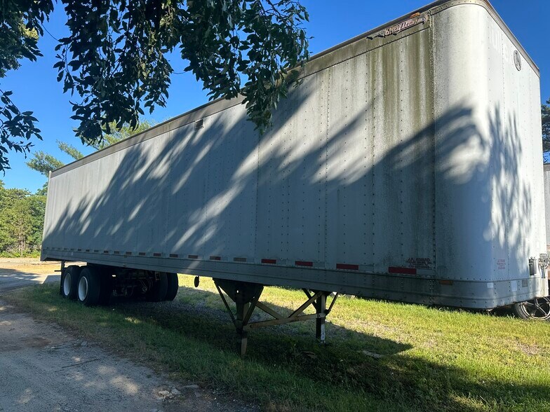 More Photos Of 22 A St, Edgartown Warehouse For Sale