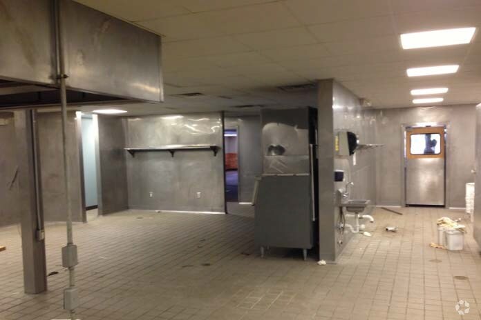 More Photos Of 351 Whitney Rd, Spartanburg Restaurant For Lease