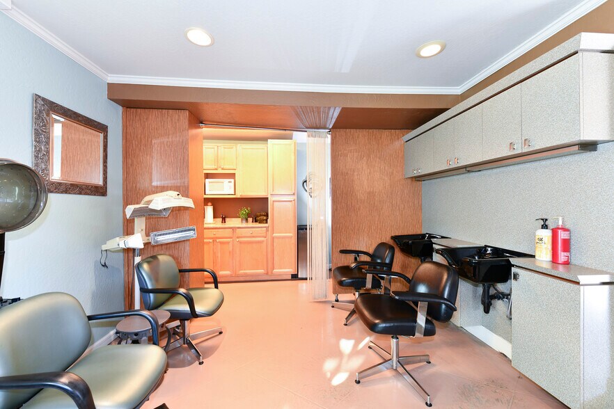 More Photos Of 1519 Main St, Napa Storefront Retail Residential For Lease