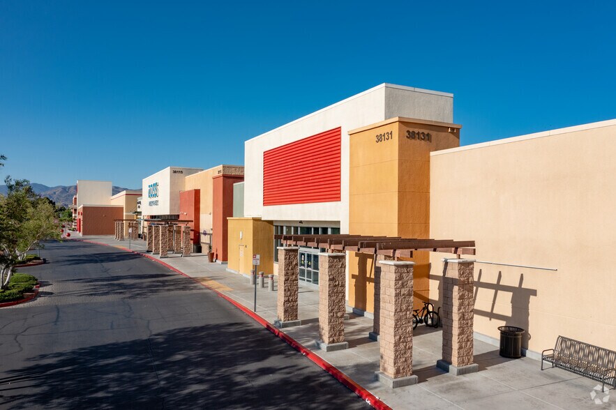 More Photos Of 38107-38215 47th St E, Palmdale Storefront For Lease