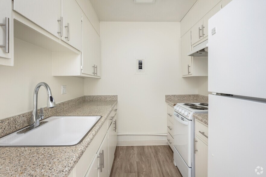 More Photos Of 5500 Foothill Gardens Ct, Sacramento Apartments For Sale
