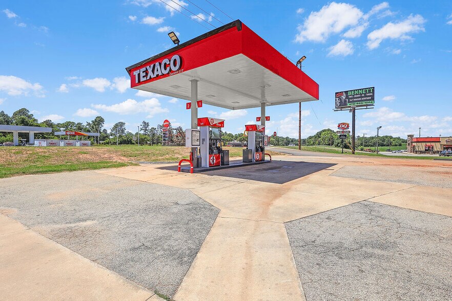 More Photos Of 201 US Highway 1 Byp S, Louisville General Retail For Sale