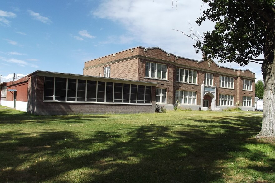More Photos Of 600 E Coe Ave, Stanfield Trailer Camper Park For Sale