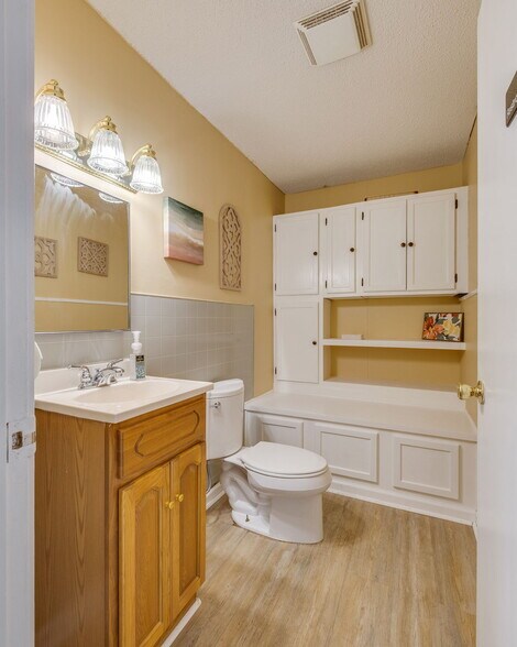 More Photos Of 1119 N Main Ave, Erwin Medical For Sale