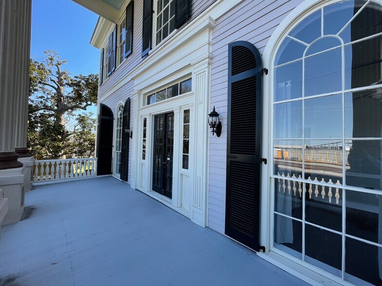 More Photos Of 635 E Bay St, Charleston Office Residential For Lease