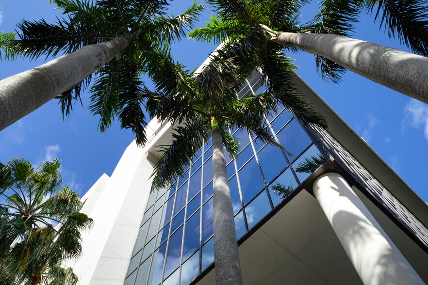 More Photos Of 3300 Pga Blvd, Palm Beach Gardens Office For Lease
