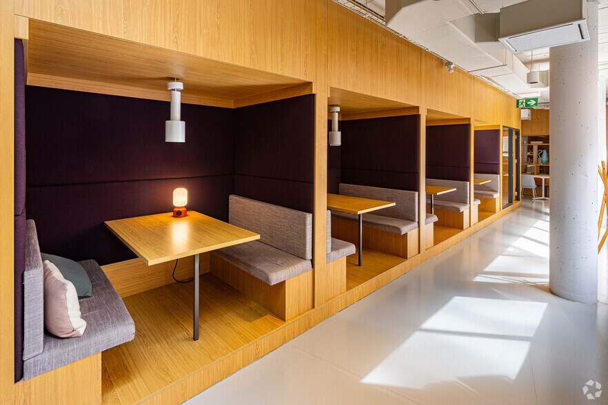 More Photos Of 193-201 Carrer de Pallars, Barcelona Coworking Space