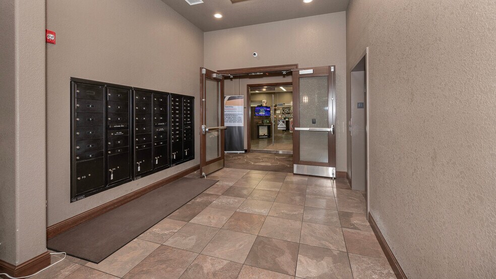 More Photos Of 100 W Broadway Ave, Bismarck Medical For Sale