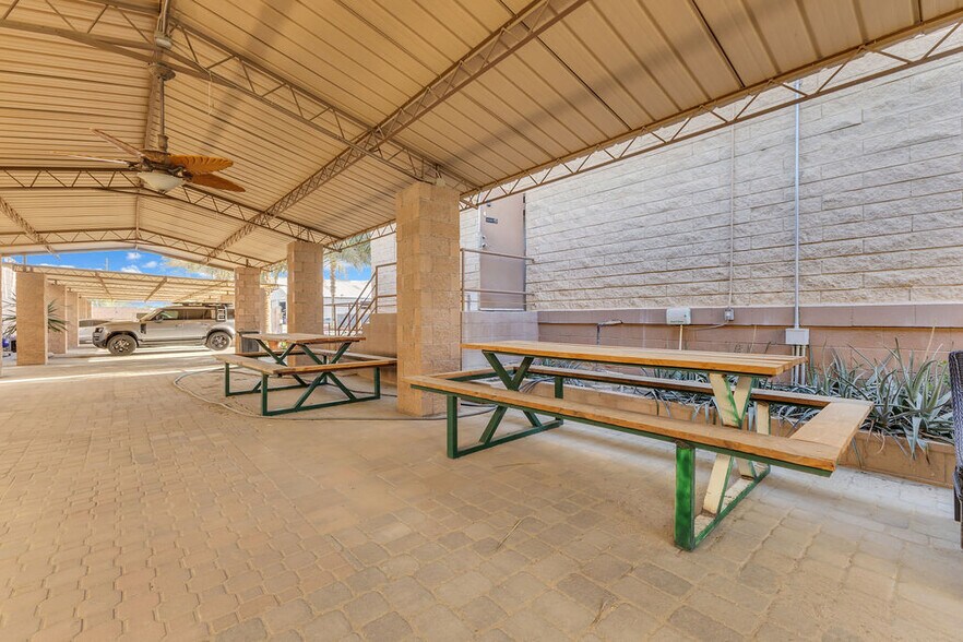 More Photos Of 81500 Industrial Pl, Indio Warehouse For Sale