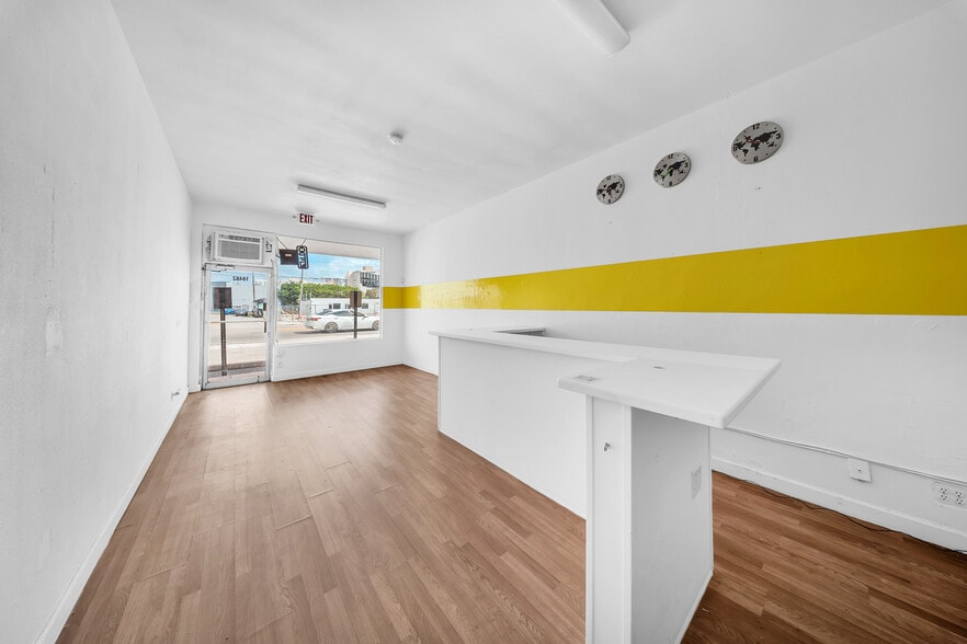 Primary Photo Of 18480-18484 W Dixie Hwy, North Miami Beach Unknown For Lease