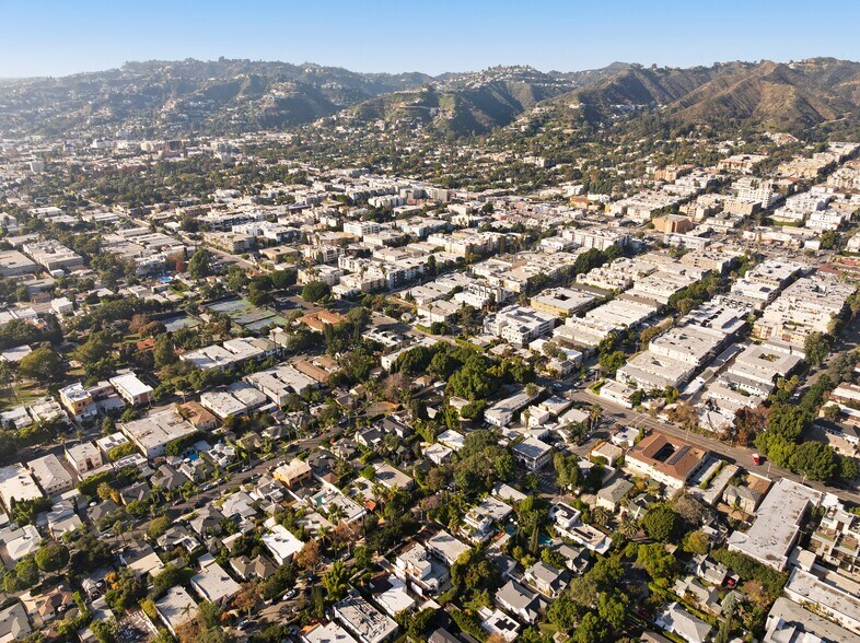 More Photos Of 1208 Poinsettia Dr, West Hollywood Apartments For Sale