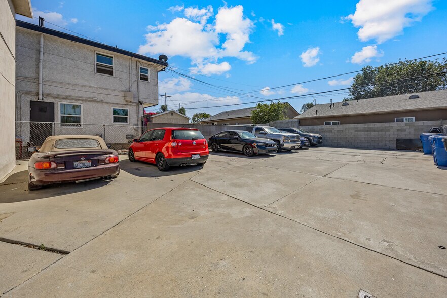 More Photos Of 1445 N Wilmington Blvd, Wilmington Multifamily For Sale