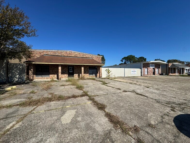 More Photos Of 9941-9951 Mammoth ave, Baton Rouge Industrial For Sale