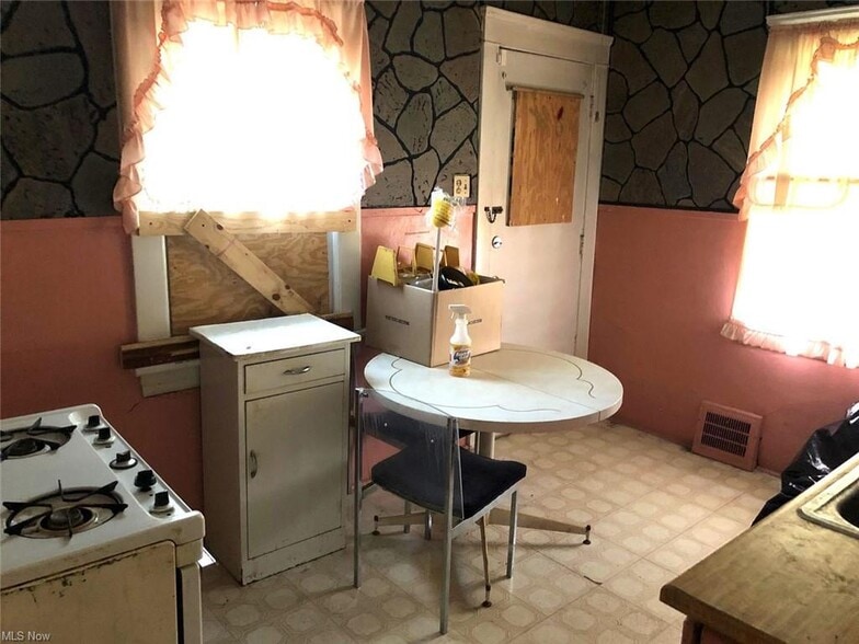 More Photos Of 1817 Penrose Ave, East Cleveland Specialty For Sale