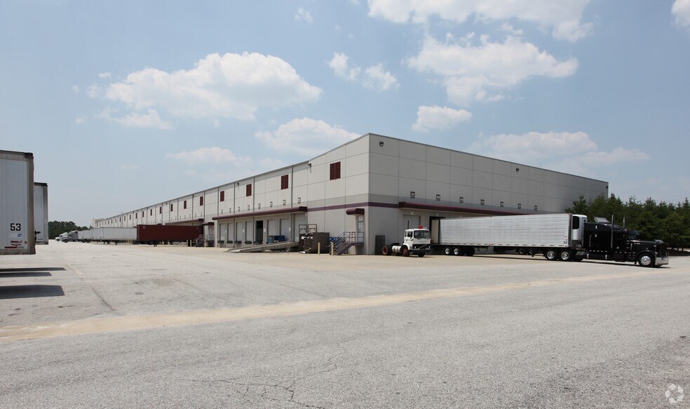 More Photos Of 5148 Kennedy Rd, Forest Park Warehouse For Lease