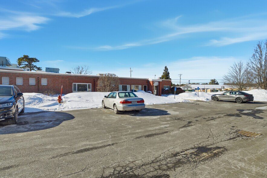 More Photos Of 109 Apremont Way, Westfield Manufacturing For Lease