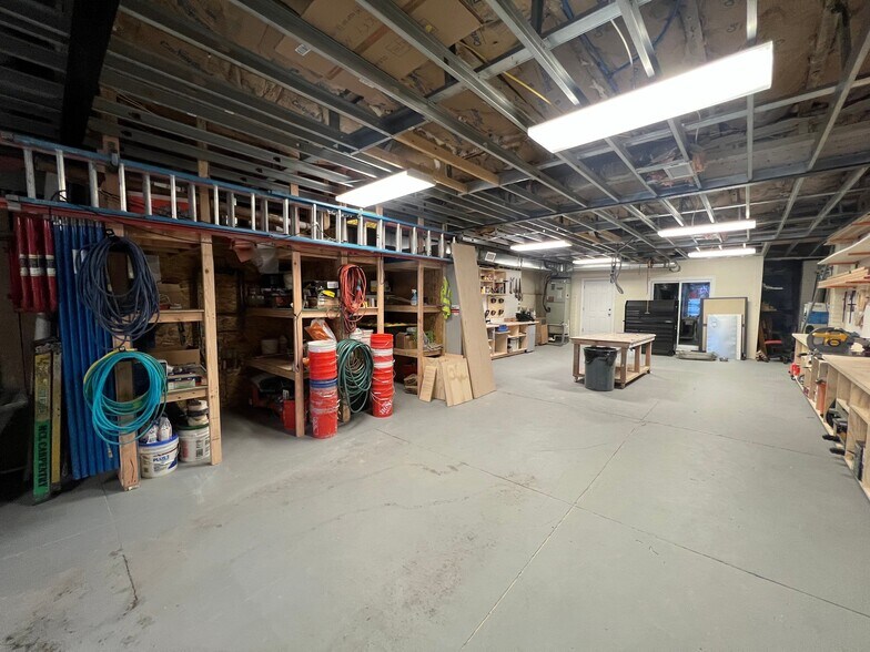 More Photos Of 483 Conarroe St, Philadelphia Warehouse For Lease
