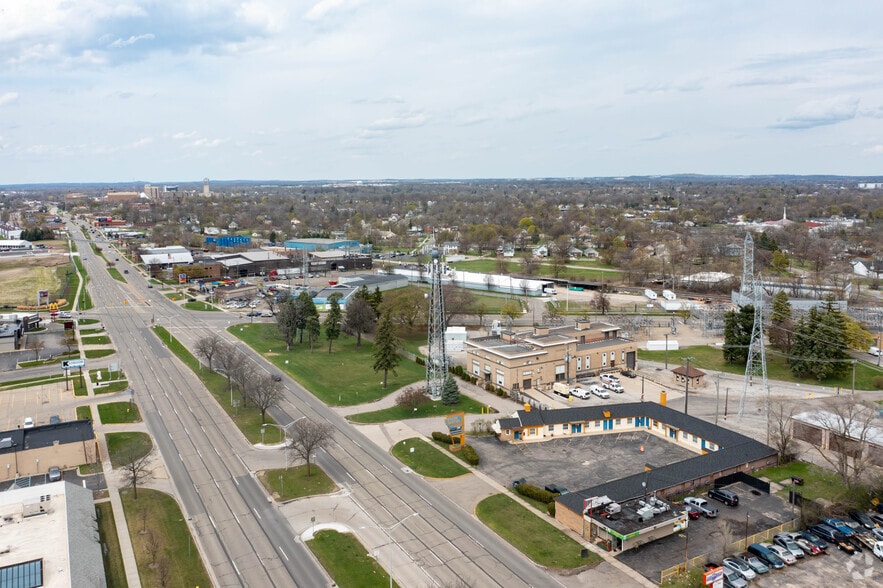 More Photos Of 44784 Woodward Ave, Pontiac Hotel For Sale
