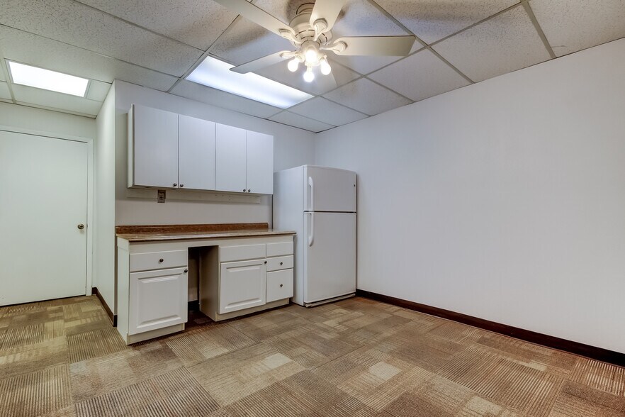 More Photos Of 4326 Park Blvd, Pinellas Park Office For Lease