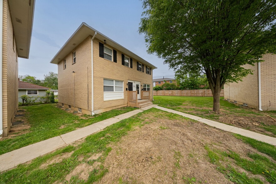 More Photos Of 1975-1982 Dunbar Dr, Columbus Apartments For Sale