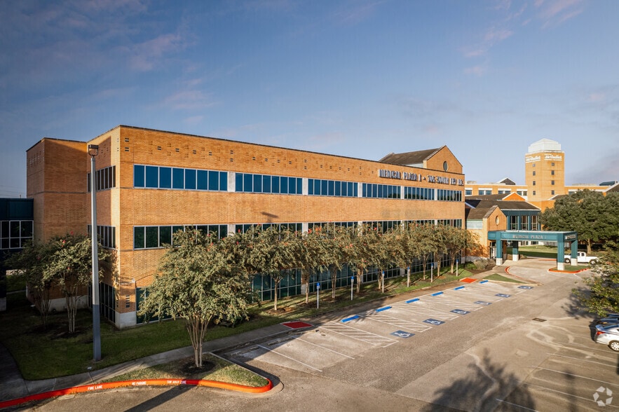 More Photos Of 707 S Fry Rd, Katy Unknown For Lease