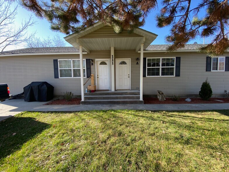 More Photos Of 111 Adams St, Horseshoe Bend Multifamily For Sale