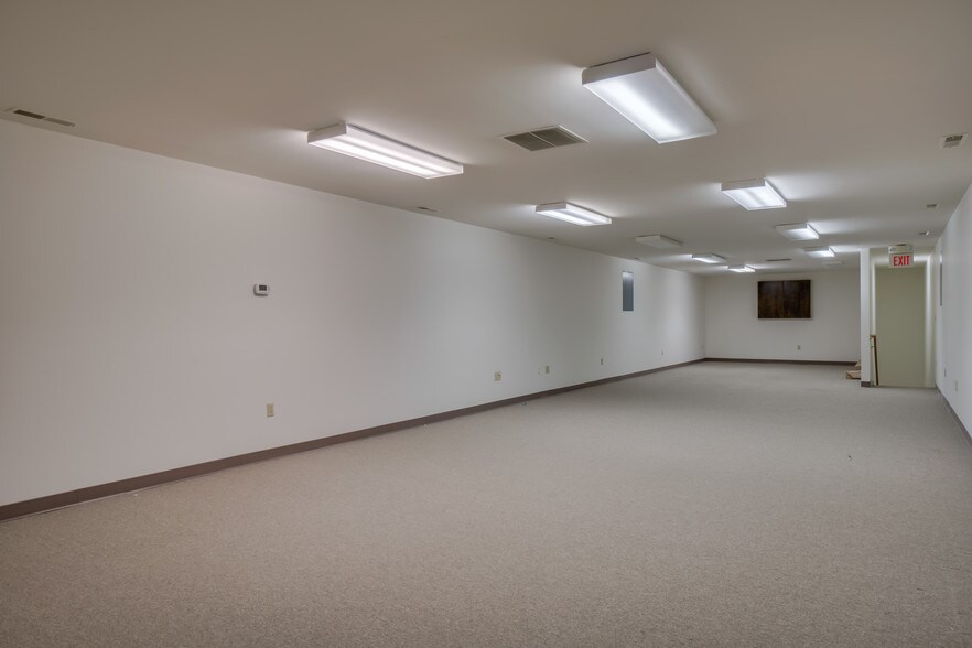More Photos Of 2442 New Dorset Cir, Powhatan Office For Lease