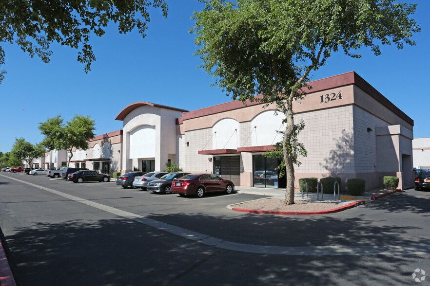 More Photos Of 1324 N Farrell Ct, Gilbert Warehouse For Sale
