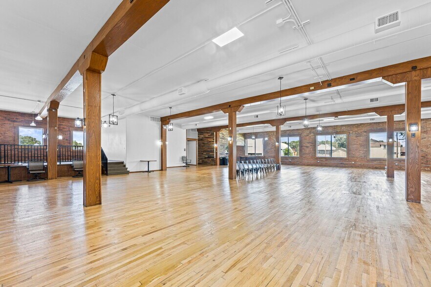 More Photos Of 415 W Madison Ave, Iola Restaurant For Sale