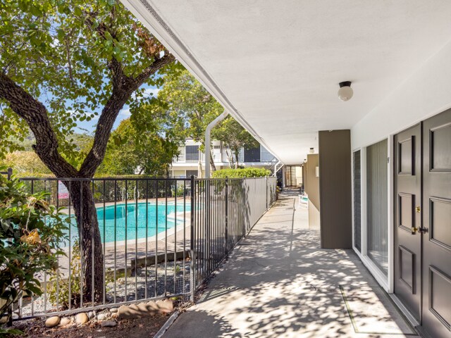 More Photos Of 950 Mountain View Dr, Lafayette Apartments For Sale