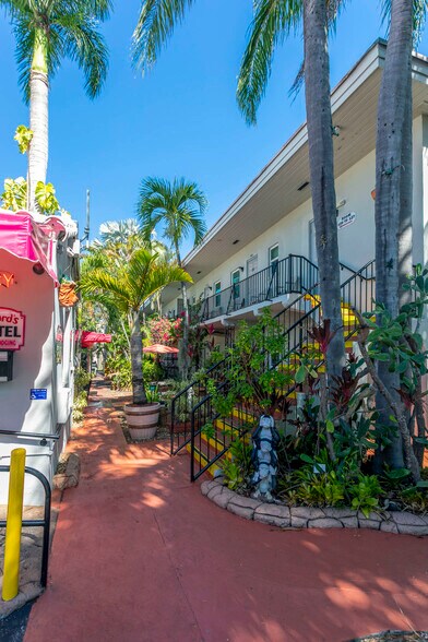 More Photos Of 1219 S Federal Hwy, Hollywood Hotel For Sale