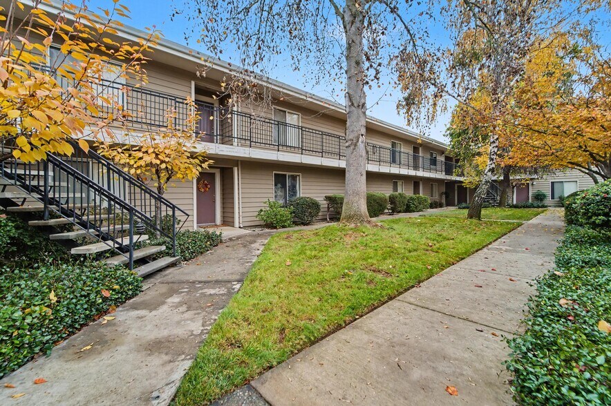 Primary Photo Of 1574 - 1576 Heather Dr, Yuba City Apartments For Sale