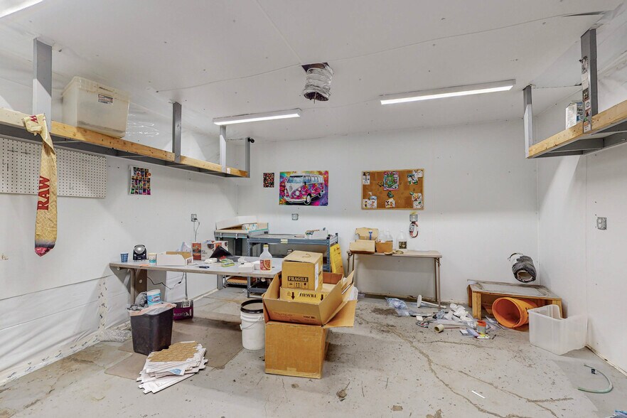 More Photos Of 1823 Commercial St NE, Albuquerque Warehouse For Sale
