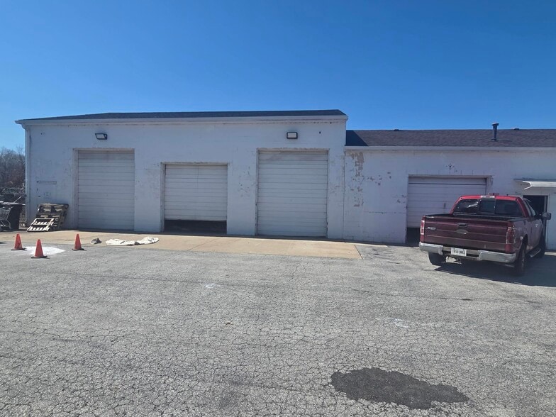 More Photos Of 5715 Old Porter Rd, Portage Warehouse For Sale