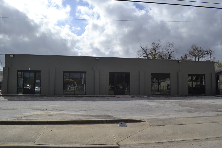 Primary Photo Of 5914 Harrisburg Blvd, Houston Storefront Retail Office For Lease