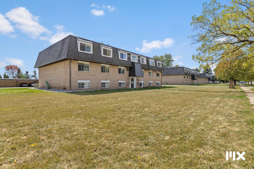 More Photos Of 757 W Shepherd St, Charlotte Apartments For Sale