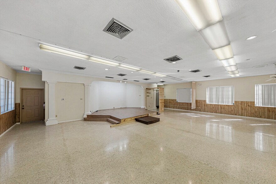 More Photos Of 219 Betty Ln, Clearwater Office Residential For Sale